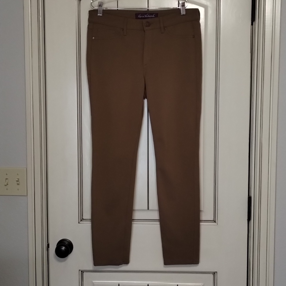 Gloria Vanderbilt Khaki Brown Skinny Pull On Pant Size 8